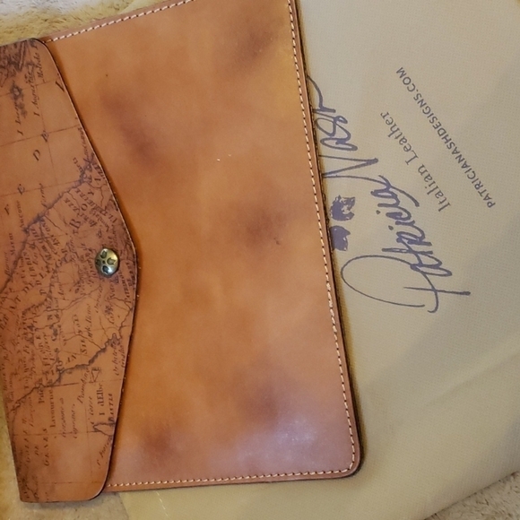 PATRICIA Nash leather wallet/wristlet. travel documents wallet. NWOT - Picture 8 of 10